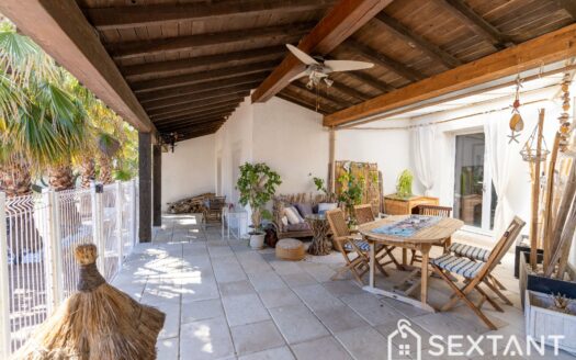 Single storey property with high rental income