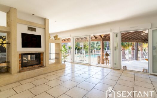 Single storey property with high rental income