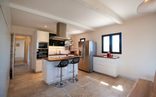 Near Cannes, Theoule and Mandelieu Villa 6 bedrooms, swimming pool, panoramic view on Cannes and Esterel