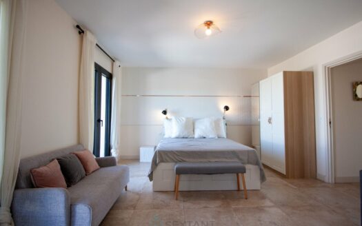 Near Cannes, Theoule and Mandelieu Villa 6 bedrooms, swimming pool, panoramic view on Cannes and Esterel