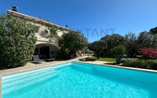 Property from 1950, renovated, 4 bedrooms, swimming pool, garage, gites