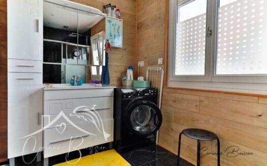 Less than 10 minutes walk from the port of Croisic and the beach