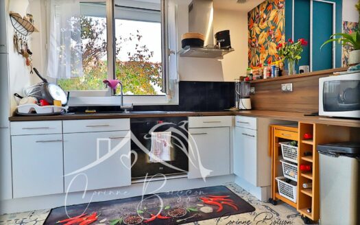 Less than 10 minutes walk from the port of Croisic and the beach