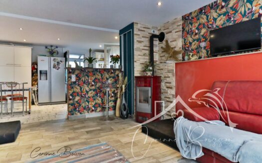 Less than 10 minutes walk from the port of Croisic and the beach