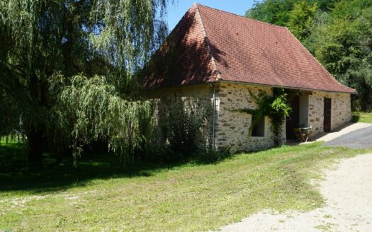 Luxurious 18th century water mill in the heart of Perigord Vert.