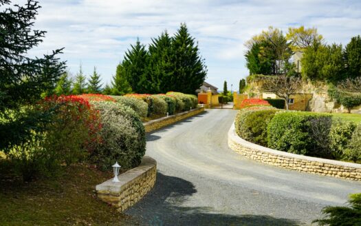 Exceptional luxury property made up of three separate buildings decorated with a magnificent swimming pool.