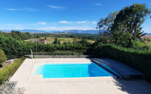 Large House of Character – 338m² – 14 rooms – 10 bedrooms – land of 1747 m²