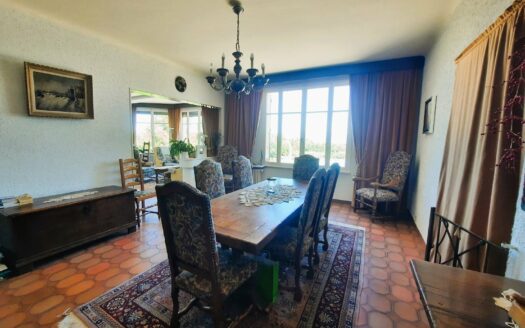 Large House of Character – 338m² – 14 rooms – 10 bedrooms – land of 1747 m²