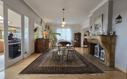 Residence – 350m² of living space – 6 bedrooms – Land of 4,000 m²