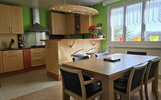 Residence – 350m² of living space – 6 bedrooms – Land of 4,000 m²
