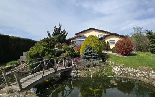Residence – 350m² of living space – 6 bedrooms – Land of 4,000 m²
