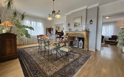 Residence – 350m² of living space – 6 bedrooms – Land of 4,000 m²