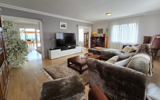 Residence – 350m² of living space – 6 bedrooms – Land of 4,000 m²