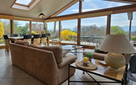 Residence – 350m² of living space – 6 bedrooms – Land of 4,000 m²