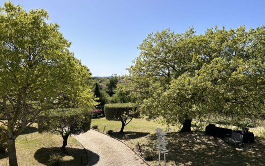 Spacious family home with gites