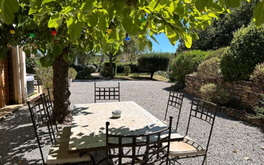 Spacious family home with gites