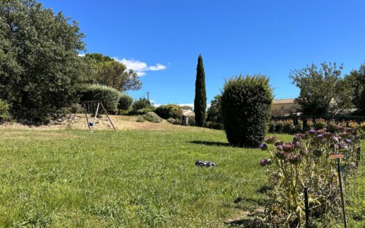 Spacious family home with gites