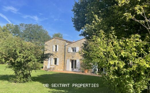 Charming residence with a view of beautiful land of 2.8 hectares