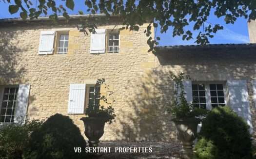 Charming residence with a view of beautiful land of 2.8 hectares
