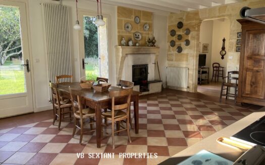 Charming residence with a view of beautiful land of 2.8 hectares