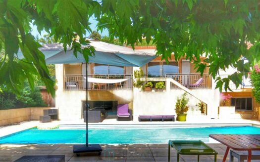 A peaceful place to flourish with family and entertain, Porto-Vecchio center