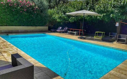 A peaceful place to flourish with family and entertain, Porto-Vecchio center