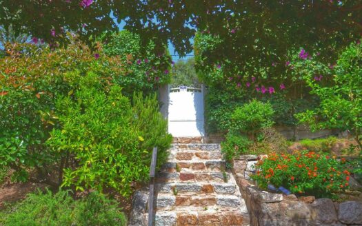 A peaceful place to flourish with family and entertain, Porto-Vecchio center