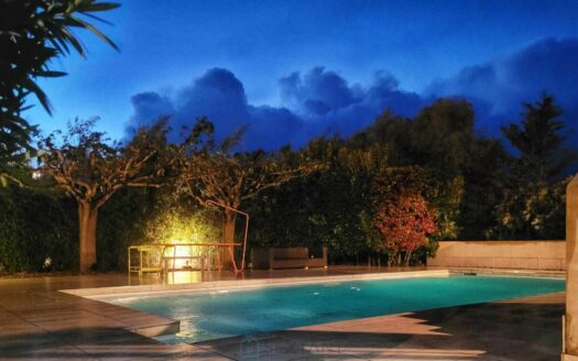 A peaceful place to flourish with family and entertain, Porto-Vecchio center