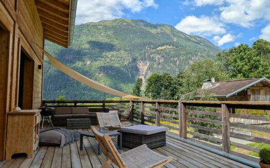 Modern three bedroom chalet with stunning views in Les Houches