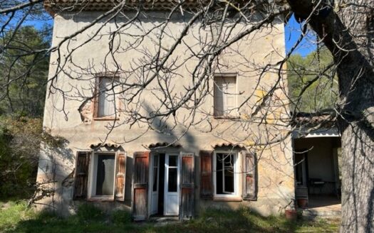 Provencal bastide and large terraced land