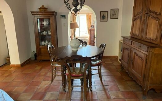 Provencal bastide and large terraced land
