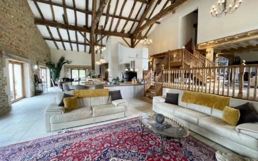 OLD BARN COMPLETELY RENOVATED