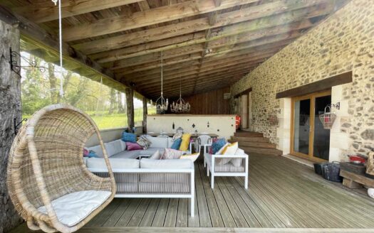OLD BARN COMPLETELY RENOVATED