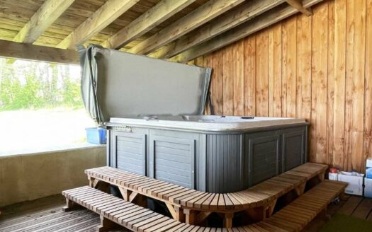 OLD BARN COMPLETELY RENOVATED