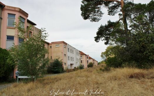 Real estate complex of more than 15,000 m2