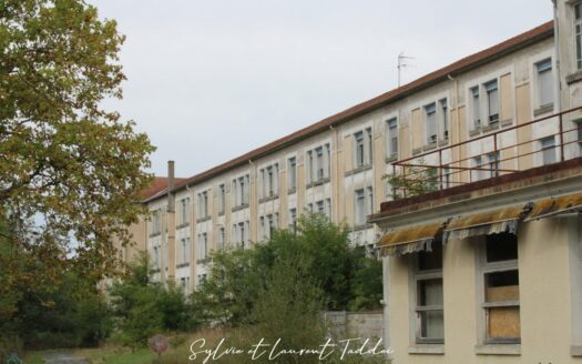 Real estate complex of more than 15,000 m2