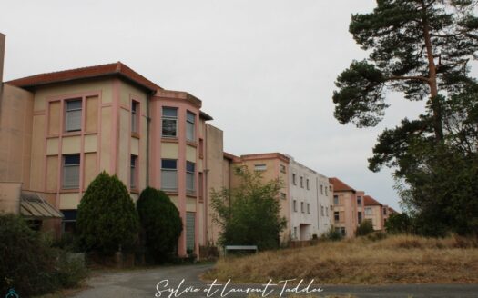 Real estate complex of more than 15,000 m2