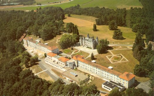 Real estate complex of more than 15,000 m2