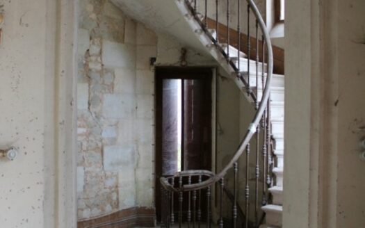 Real estate complex of more than 15,000 m2