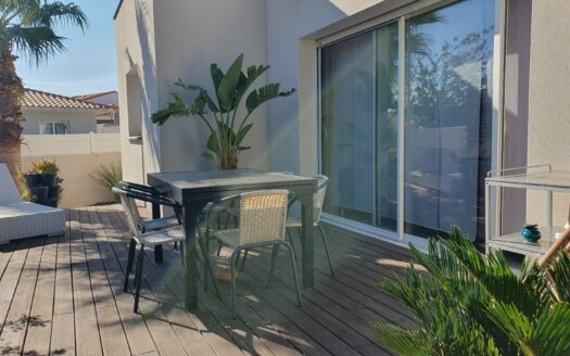 Contemporary villa with character and serenity