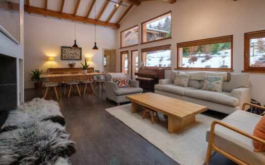 Stunning family chalet in a prime Les Houches location