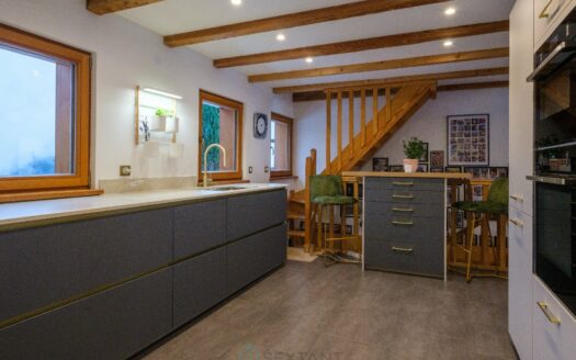 Stunning family chalet in a prime Les Houches location