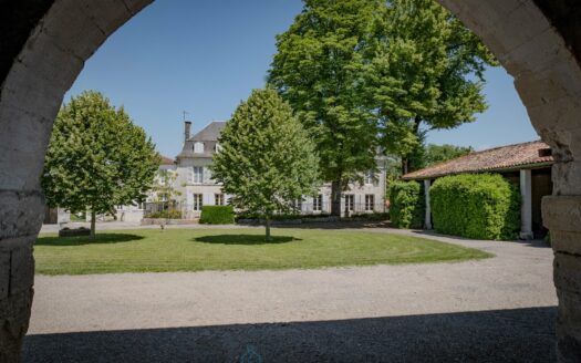 FORMER WINE PROPERTY IN GRANDE CHAMPAGNE ON OVER 3 HA