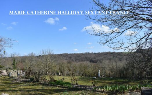 EXCEPTIONAL AND RARE CHATEAU CONVENT ON A LAND OF 3 HA