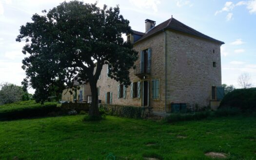 Sumptuous 17th century stone estate, nestled in the tranquility of the Périgord Vert.