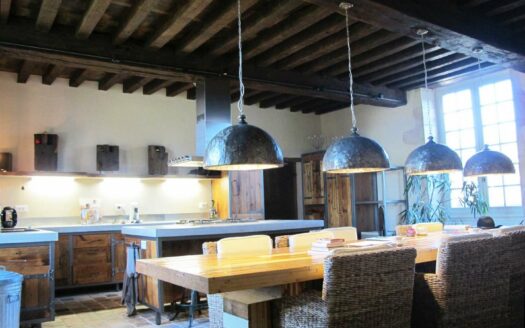 Beautifully restored 18th century property