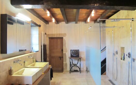 Beautifully restored 18th century property