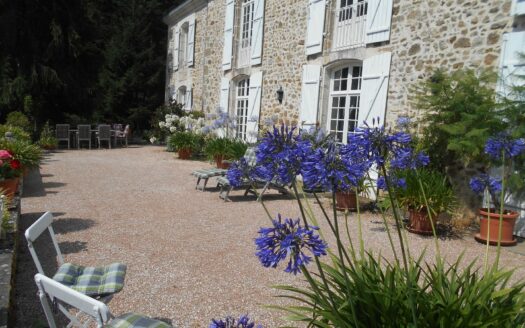 HIGH NICHE MAGNIFICENT CHATEAU ON 7700 M2 WITH ITS SOURCE