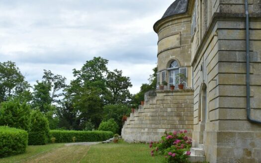 RARE CASTLE NEAR PERIGUEUX