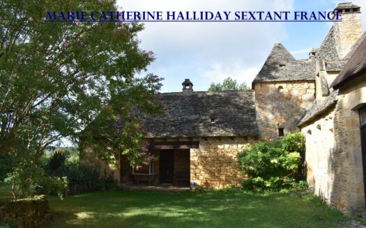 SUPERB PERIGOURDINE BUILDING WITH ITS TOWER AND TENNIS COURTS